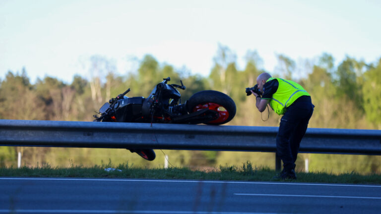 Politie zoekt getuigen na zwaar ongeval op A50 bij Nistelrode