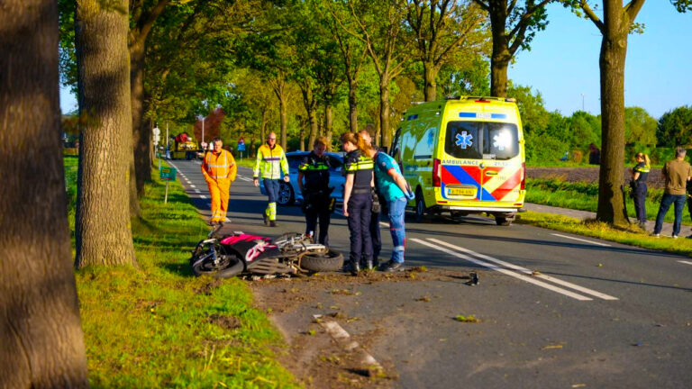 Motorrijder gewond na botsing met auto in Gemert