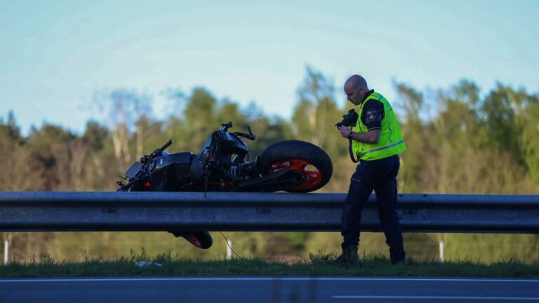 Snelweg A50 dicht na ongeval