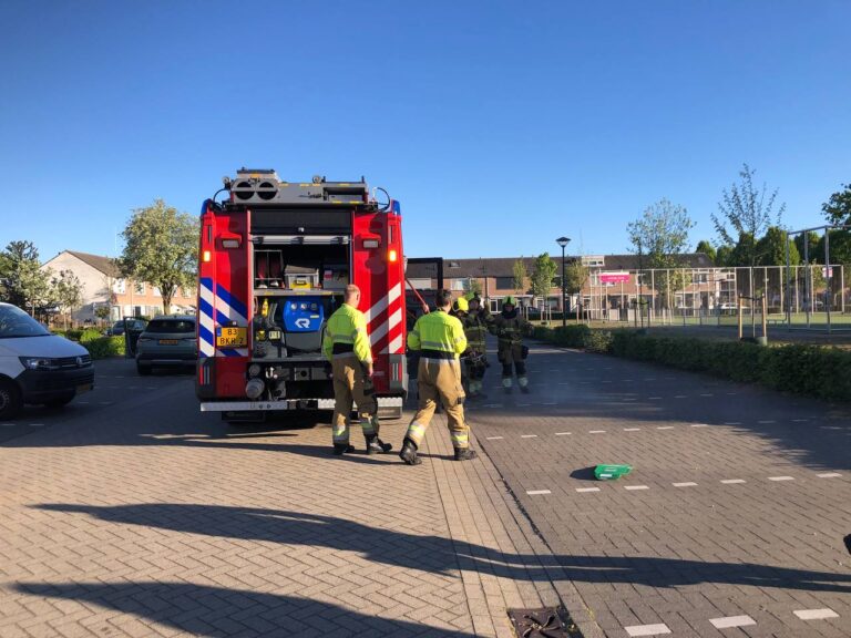 Brandjes op schoolplein in Veghel mogelijk aangestoken
