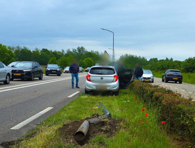 Licht gewonde en veel schade bij ongeval afrit A50 Veghel