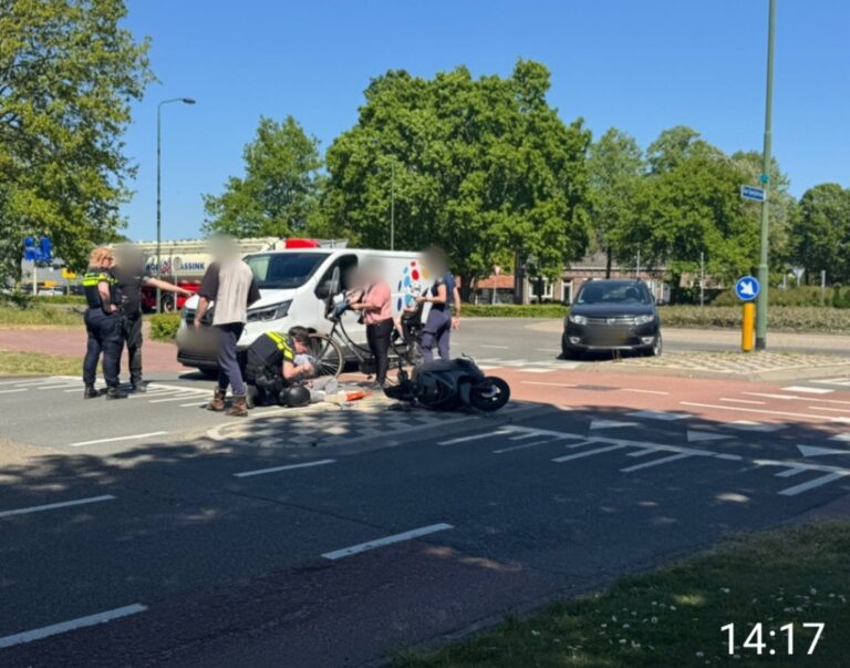 Scooterrijder betrokken bij ongeval op rotonde in Veghel