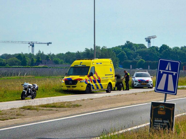 Motorrijder onderuit op afrit A50 bij Veghel-Noord