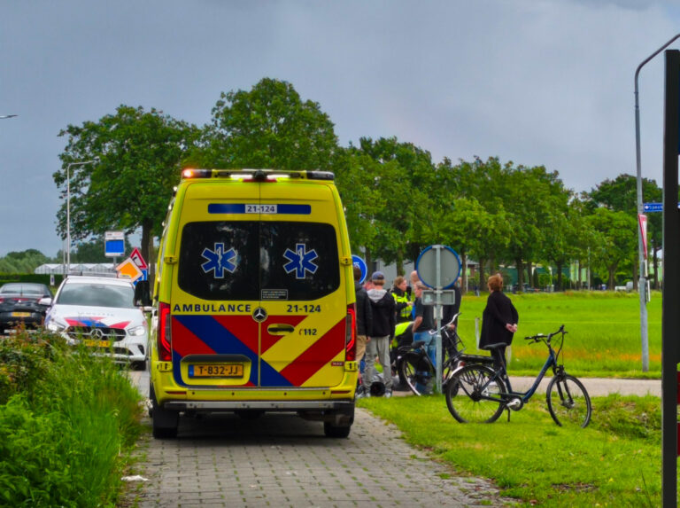 Scooterrijder en fietser botsen op elkaar in Volkel