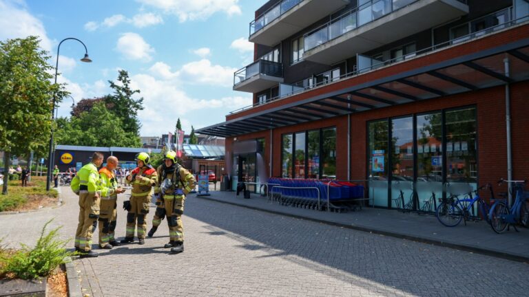 Meerdere personen in winkel onwel na chemische reactie