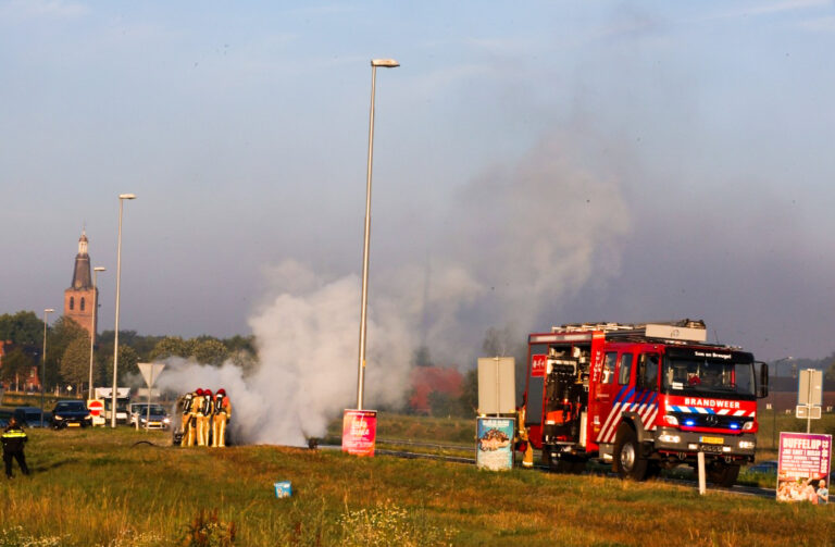 Auto in brand afrit Sint-Oedenrode