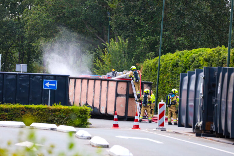Afvalcontainer milieustraat Schijndel in brand