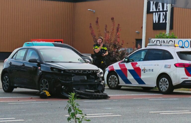 Motorrijder gewond na botsing met personenauto in Uden