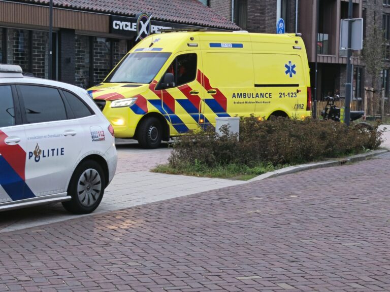 Fatbiker botst op personenauto in Uden