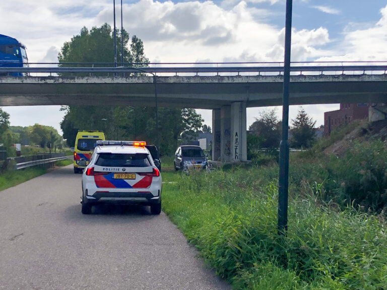Fietser en scooterrijder botsen op elkaar in Veghel