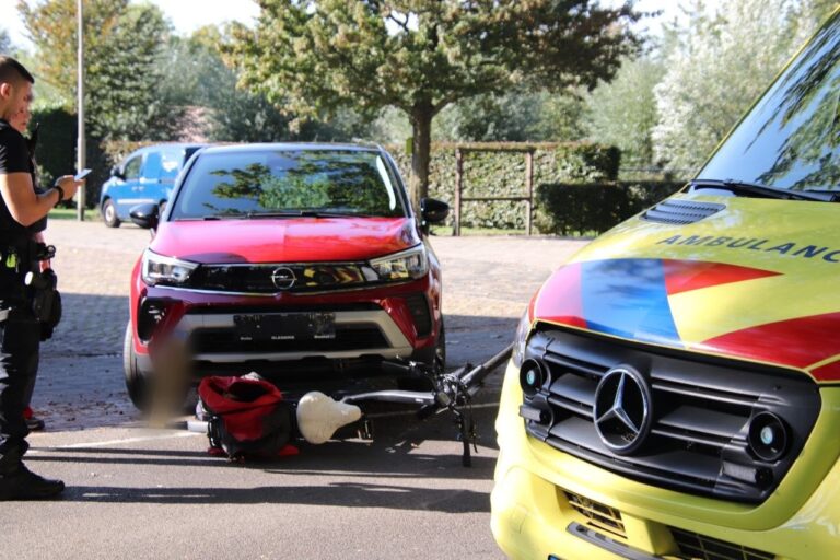 Fietser gewond na aanrijding op Gemertseweg in Boekel