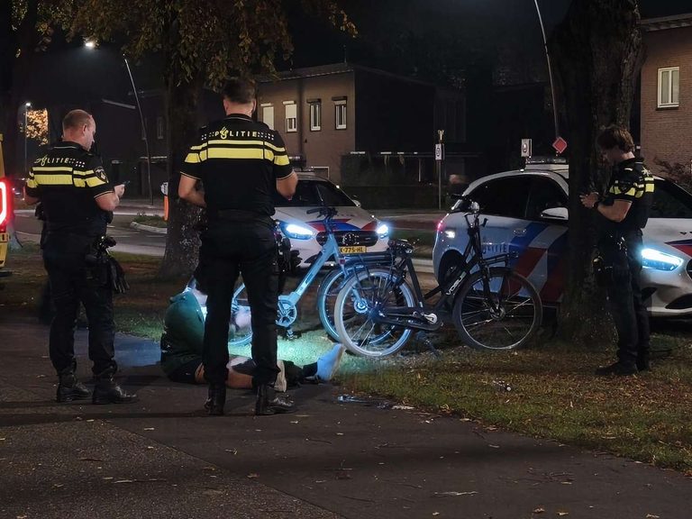 Twee fietsers gewond bij aanrijding in Uden