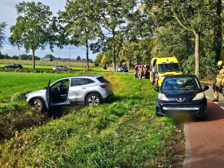 Auto boven sloot terecht na botsing op Korte Dijk in Zeeland