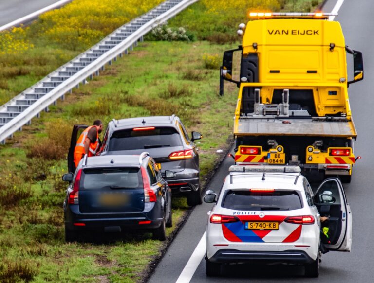 Flinke file na kopstaart botsing A50 Herpen