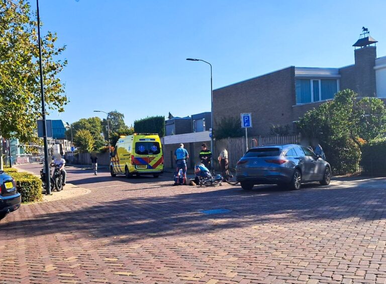 Fietser gewond na aanrijding met personenauto